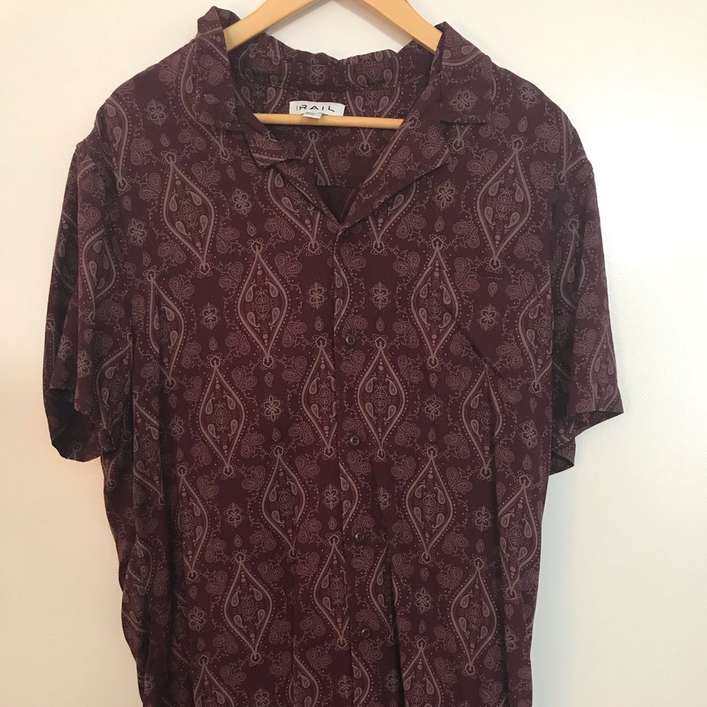 The Rail Men’s XL Long Fitted Button Down Maroon